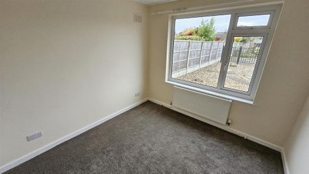3 bedroom detached bungalow to rent - Photo 5