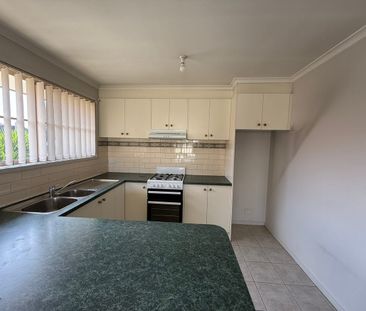Well-Presented Two Bedroom Unit in Convenient Location - Photo 4