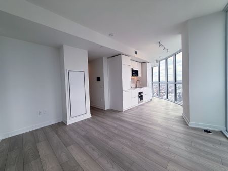 For Lease - 1 Fairview Road Unit# 1009, Mississauga, Ontario - Photo 2