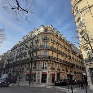 location Appartement F3 DE 84.8m² À PARIS - Photo 2