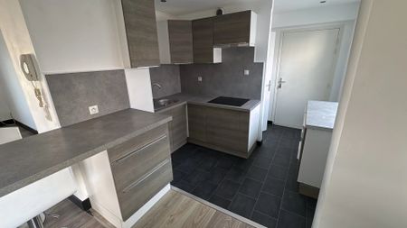 Location Appartement 1 pièce 61m² OUTREAU 62230 - Photo 2