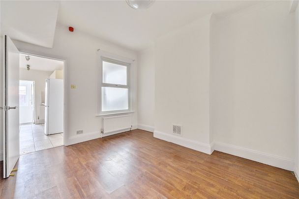 Bury Road, N22, London - Photo 1