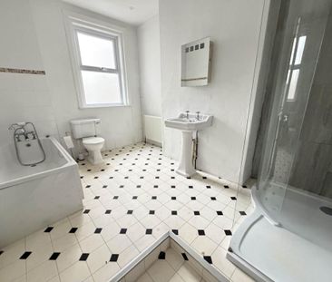 3 bedroom terraced house to rent - Photo 6
