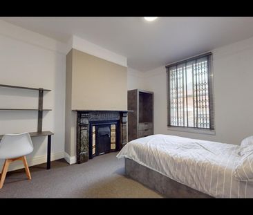 Room in a Shared House, Moorland Avenue, LS6 - Photo 1