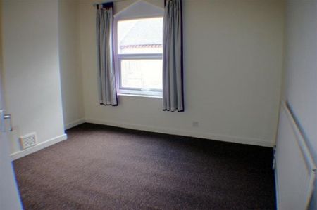 3 BEDROOM NEWLY REFURBISHED TERRACED HOUSE IN SHELTON, STOKE - Photo 5
