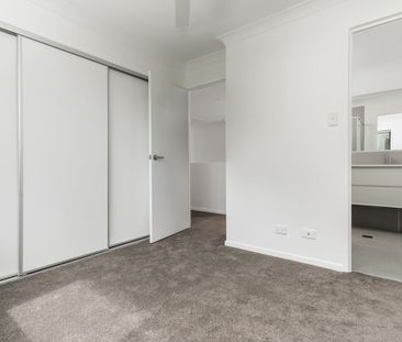 Private, Practical Living in a Quiet Loganholme Pocket - Photo 3