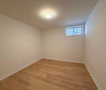 For Lease - 18 Monique Crescent Unit# Lower, Barrie, Ontario - Photo 2