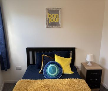 1 bedroom in a house share to rent - Photo 1