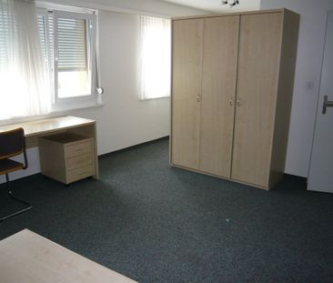 MIETEN OHNE KAUTION - Möbliertes Zimmer in Flughafennähe, NUR FRAUEN - Photo 1
