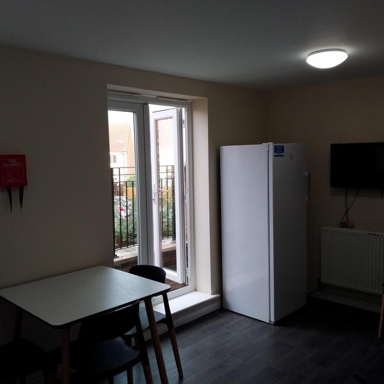1 bedroom in a house share to rent - Photo 1
