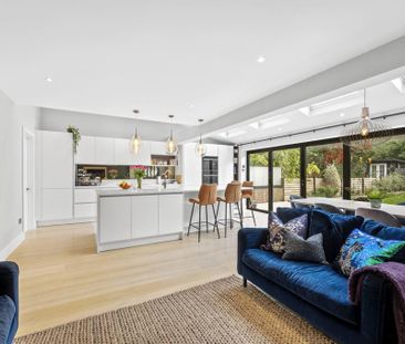 4 bedroom detached house to rent - Photo 4