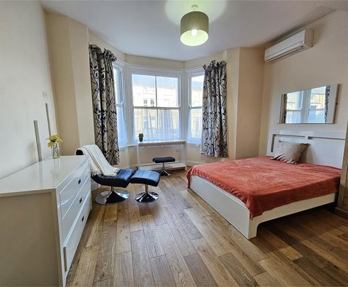 Flat 4, 24 Newmarket Road, Cambridge - Photo 1