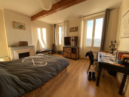 À louer – Spacieux T4 en duplex de 148,58 m² – Centre du village de Pierrefeu (Avenue Gabriel Péri) - Photo 4