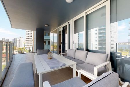 Luxury Fully-Furnished Apartment with River Views - Photo 5