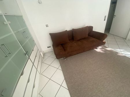 Stadtwohnung mit Terrasse Nähe Flora Köln Linie 16 fußläufig zu erreichen - Photo 2