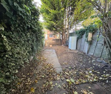 3 bedroom terraced house to rent - Photo 6