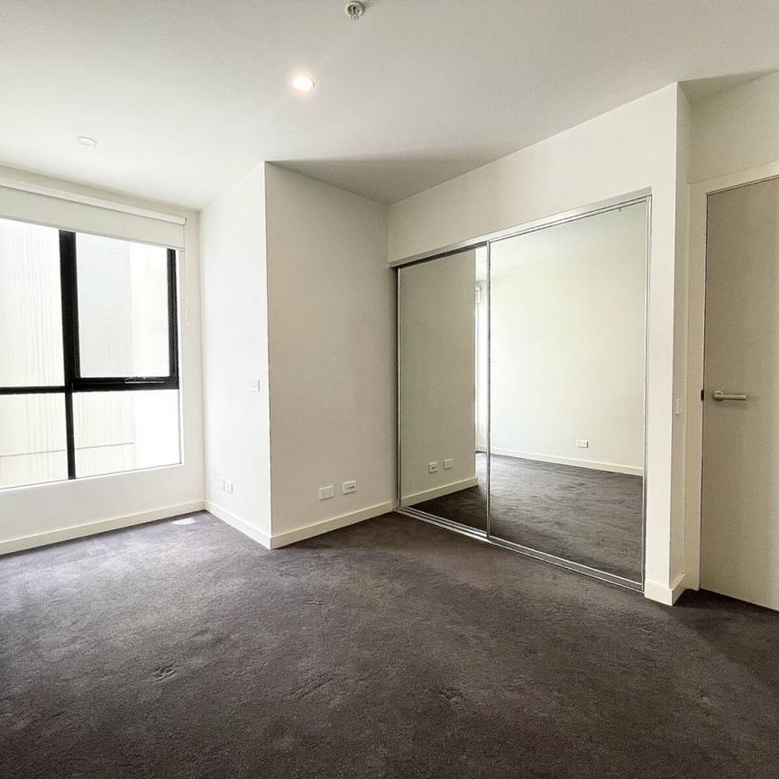 TWO BEDROOM | MODERN | GREAT LOCATION - Photo 1