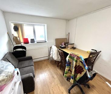 St Michaels Court, Wood Road, Treforest - Photo 2