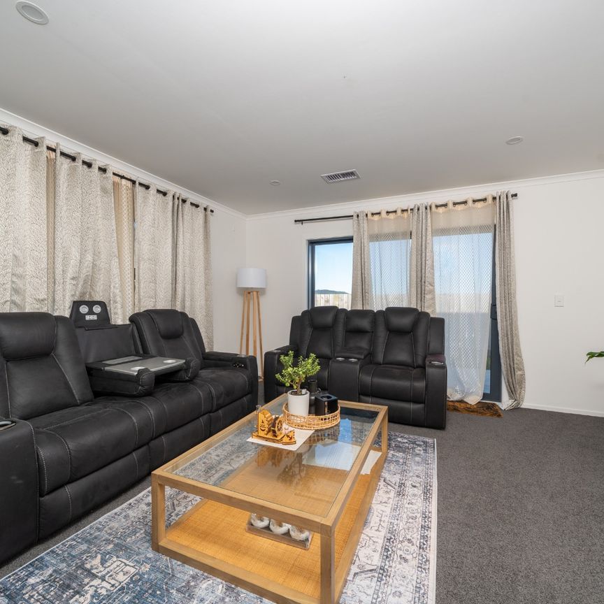 9 Antigua Way, Grenada Village - Photo 1