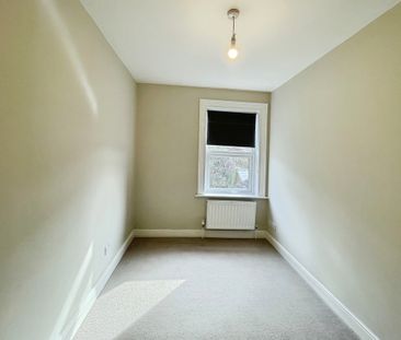 3 bedroom Mid Terraced House to let - Photo 6
