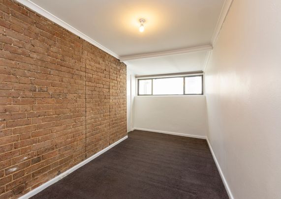 Light and Spacious Three Bedroom Terrace - Photo 1