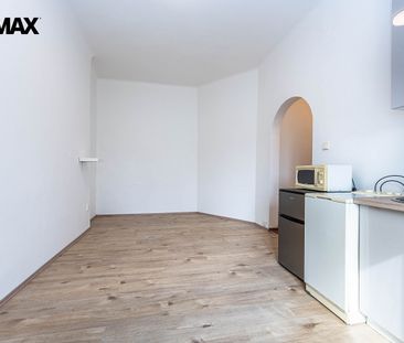 Pronájem bytu 1+kk 25 m² - Fotografie 3