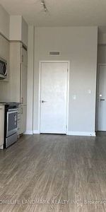 Burnhamthorpe/Parkside Village-Spacious Modern 1Bdrm+Den 1Bath&Parking - Photo 4