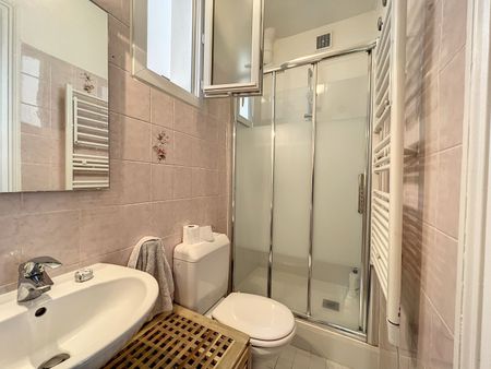 A LOUER VIDE : CHARMANT 2P AU PIED DU METRO CORENTIN CELTON - Photo 5