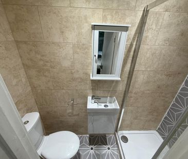 Studio Flat, Abbey Parade, W5 - Photo 4