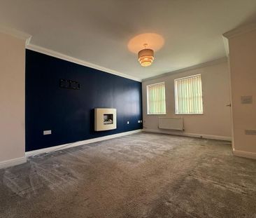 3 bedroom end of terrace house to rent - Photo 1