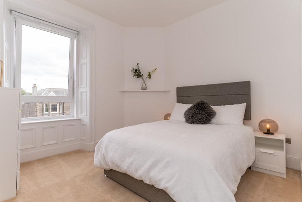 3 bedroom flat to rent - Photo 1