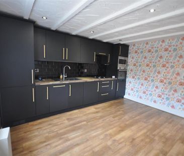 2 bedroom semi-detached house to rent - Photo 4