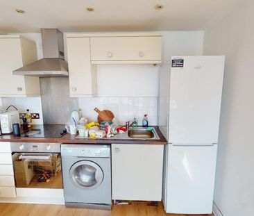 2 bedroom flat to rent - Photo 3