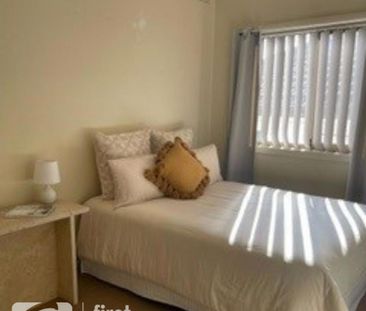 Neat and Tidy 3 Bedroom Home - Photo 4