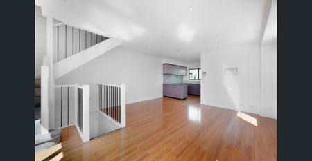 Spacious & modern townhouse - Photo 2