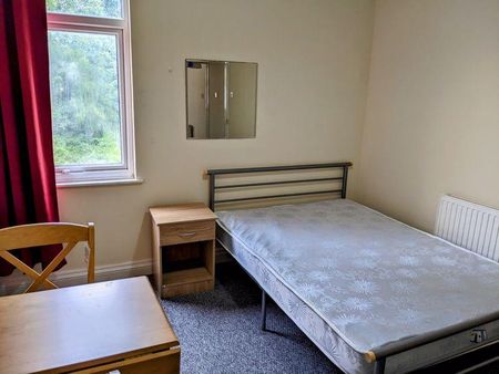 3 bedroom terraced house to rent - Photo 4