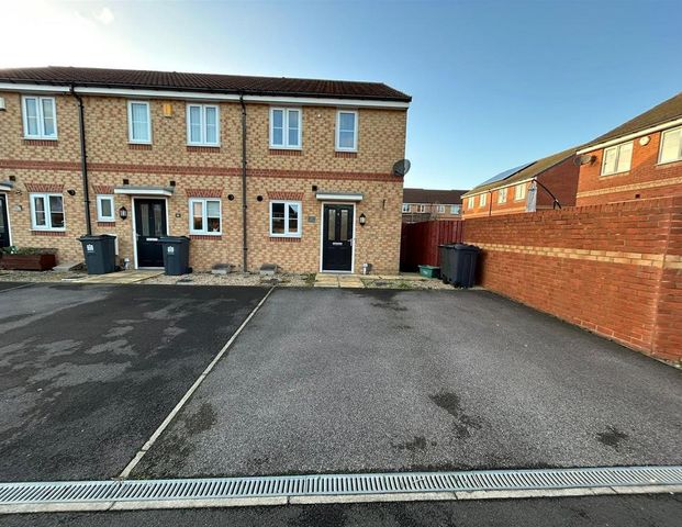 2 bedroom end of terrace house to rent - Photo 1