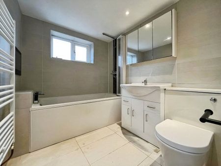 Norwich Road, NR20 3AE - Photo 4