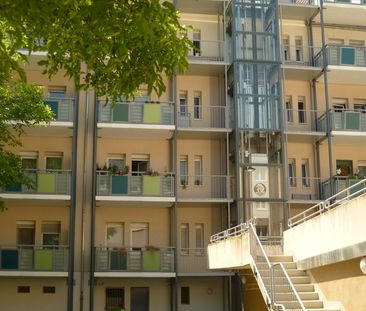 2 Zimmer, Küche, Dusche, Balkon, Aufzug, EG links - Photo 1