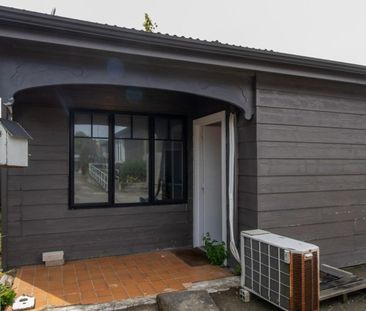 This two bedroom unit is ready for tenants! - Photo 3