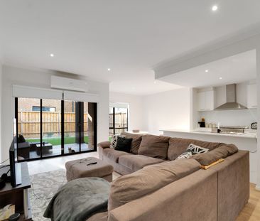 Stunning Townhouse Minutes to Williams Landing Train Station!! - Photo 1