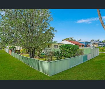 SPACIOUS FAMILY HOME - Photo 3