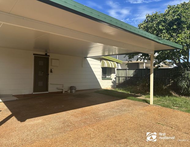 LOCATION! LOCATION ! FAMILY HOME NEAR THE BAY IN BEAUTIFUL VICTORIA POINT - Photo 1