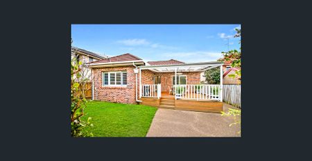 Bright & Spacious 3-Bedroom Home in Cromer - Photo 4