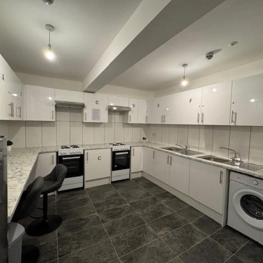 1 bedroom Flat To Let - Photo 1