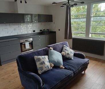 1 Bed Flat, Dover Place, BS8 - Photo 1