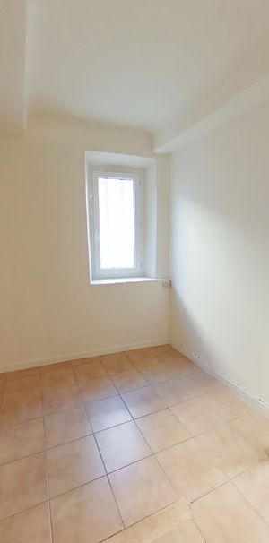 Location Appartement 1 pièce 22m² CARCES 83570 - Photo 1