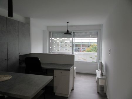 Appartement Meublé - La Roche Sur Yon 2 pièce(s) 33.61 m2 - Photo 4