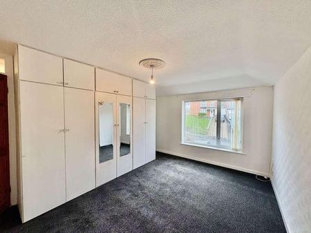 Gayfield Avenue, Brierley Hill, DY5 - Photo 4