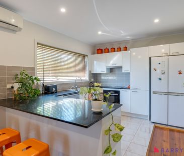 Modern three-bedroom home! - Photo 6